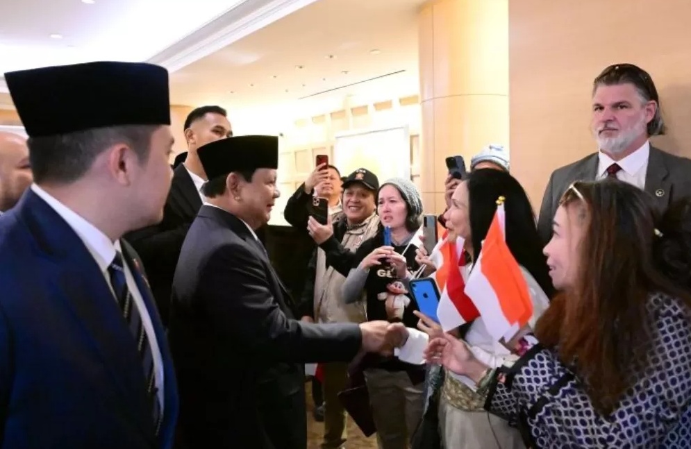 Presiden Prabowo Subianto saat tiba di hotal tempat bermalam di Washington DC, Amerika Serikat, Minggu (10/11/2024). (Biro Pers Sekretariat Presiden)