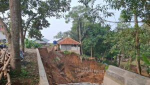 Korban Longsor Sukabumi Diberi Santunan Kemensos