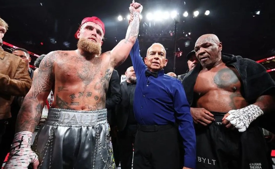 Jake Paul diumumkan sebagai pemenang melawan Mike Tyson selama LIVE Di Netflix: Jake Paul vs. Mike Tyson di AT&T Stadium pada 15 November 2024 di Arlington, Texas.( Getty Images melalui AFP).