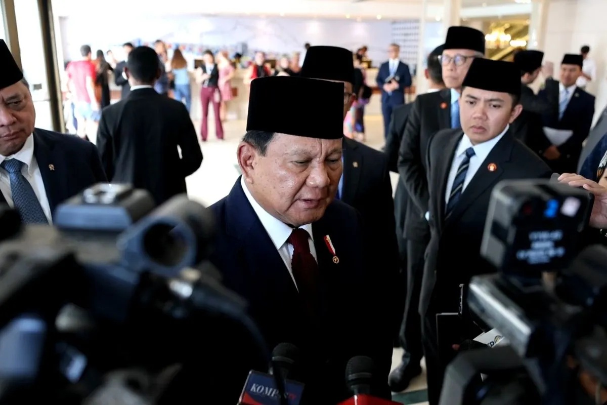 Presiden Prabowo Subianto saat menyampaikan pernyataan kepada awak media di sela kegiatan menghadiri acara Konferensi Tingkat Tinggi (KTT) G20 di Brasil, Minggu (17/11/2024). (Tim Media Presiden Prabowo)