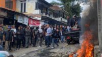 Diduga Korupi, Kantor Desa Cipetir Sukabumi Didemo Warga