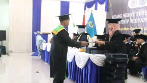 Wisuda ke-22 STISIP Widyapuri Mandiri Sukabumi Cetak Lulusan Siap Hadapi Era Digital