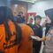 RILIS: Kapolres Sukabumi Kota AKBP Rita Suwadi saat mengintrogasi terduga pelaku promosi Judol di Aula Rekonfu Polres Sukabumi Kota, Selasa (5/11).(Foto: BAMBANG/RADARSUKABUMI)