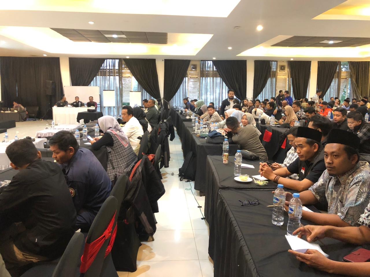 TOT : Bawaslu Kabupaten Sukabumi menggelar Training Of Trainer (TOT) modul Pengawas Tempat Pemungutan Suara (PTPS) Pemilihan Tahun 2024. (FT: Radar Sukabumi )