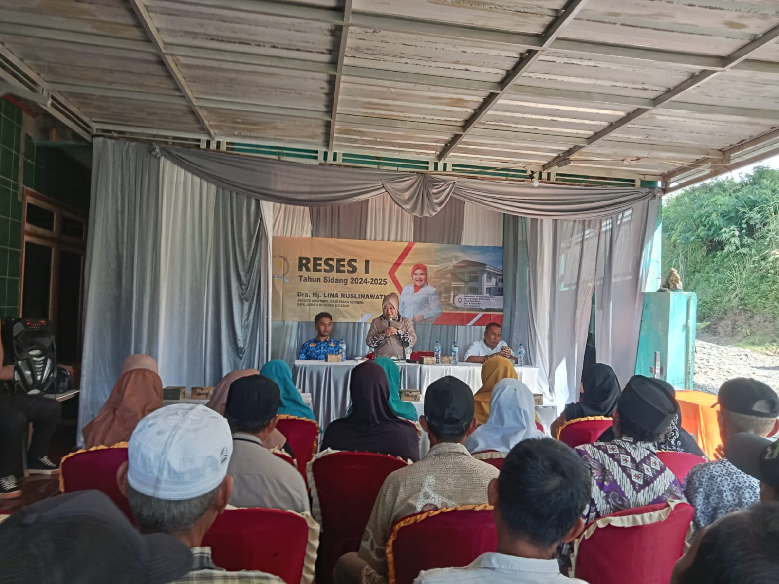 Anggota Dewan Perwakilan Rakyat Daerah (DPRD) Provinsi Jawa Barat Fraksi Gerindra Dra, Hj. Lina Ruslinawati kembali melakukan kegiatan reses  ke I tahun Sidang 2024-2025 di Kalibunder, pada Rabu (20/11/2024).