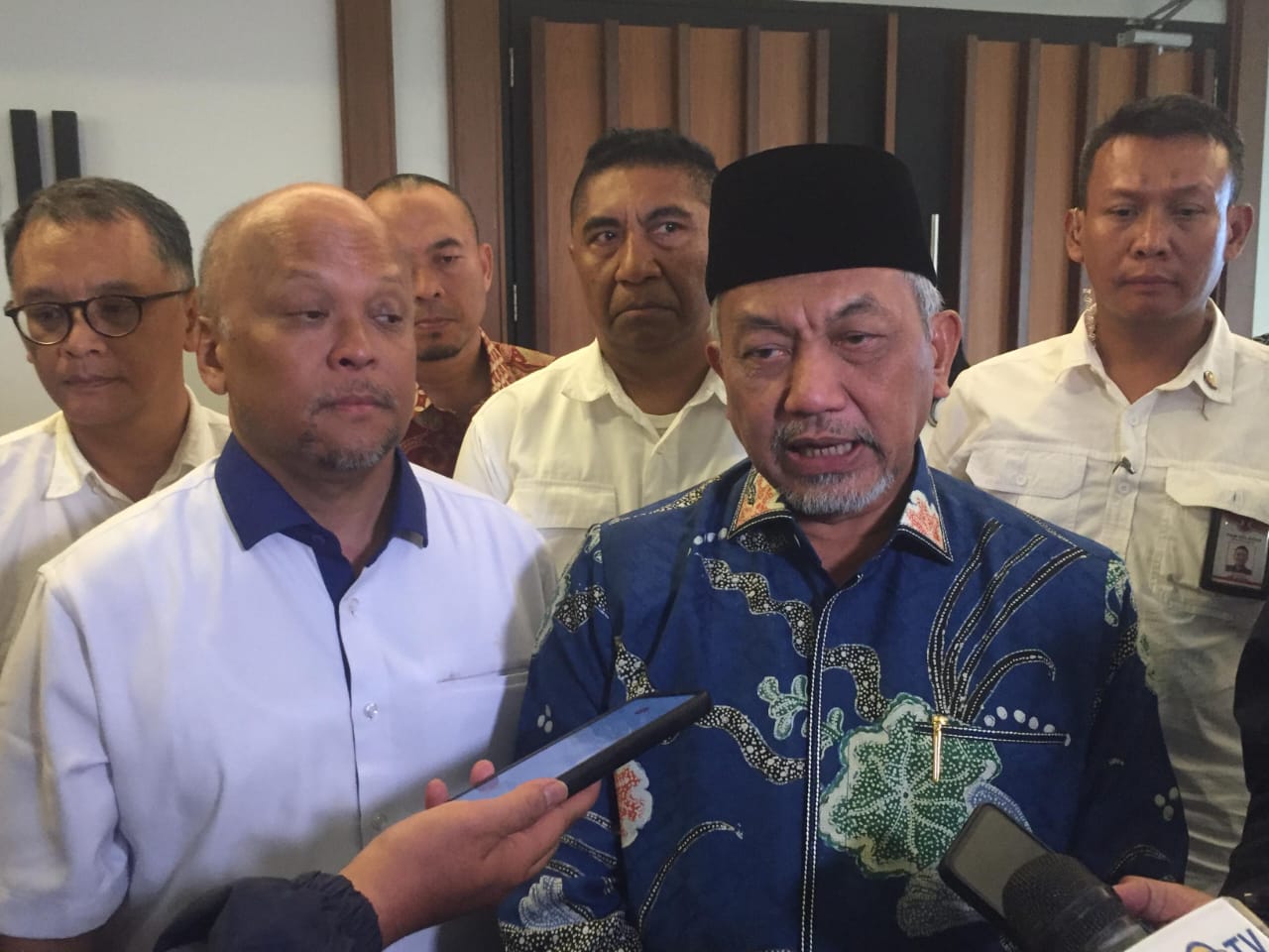 Pasangan calon Gubernur dan Wakil Gubernur Jawa Barat Nomor urut 3 Ahmad Syaikhu-Ilham Habibie (ASIH) mendatangi seminar yang berbicara tentang Pendidikan di Bumi Silih Asih Pusat Pastoral Keuskupan Bandung jalan Moch. Ramdan No.18, Kota Bandung, 8/11/2024. Foto oleh: Ferdinan Maulana/Radar Bandung.