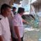 PENINJAUAN: Pj Gubernur Kota Sukabumi Bey Triadi Machmudin didampingi Pj Walikota Sukabumi saat meninjau warga terdampak bencana alam di Jalan Pramuka RT7/RW2 Kelurahan Cikondang, Kecamatan Citamiang, Rabu (6/11).(Foto : BAMBANG/RADARSUKABUMI)