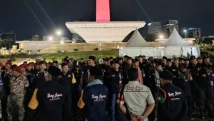 Ribuan Peserta Reuni 212 Mulai Datangi Monas