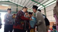 Panitia Natal Nasional Bagikan Bantuan Sosial di Bantargadung