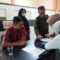 Petugas BNNK Sukabumi, saat melakukan screening deteksi narkoba di aula Dishub Kabupaten Sukabumi.