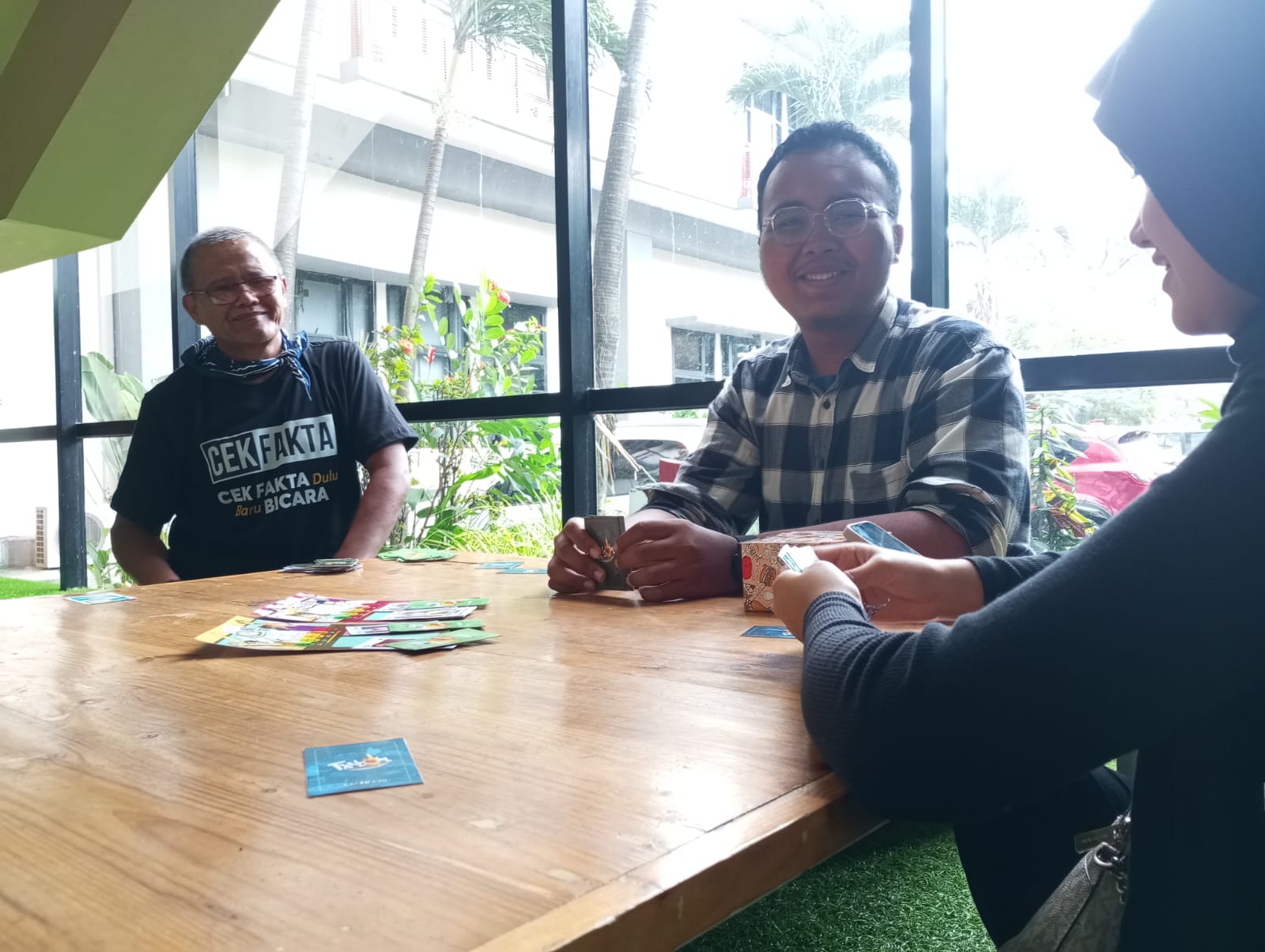 Masyarakat Anti Fitnah Indonesia Wilayah Bandung atau Mafindo Bandung, baru saja melaksanakan kampanye prebunking (PBC) di kampus Fakultas Komunikasi dan Ilmu Sosial (FKS) Telkom University.