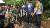 Tinjau Bencana di Sukabumi, Pj Gubernur Jabar Minta Fokus Utama Penanganan Evakuasi