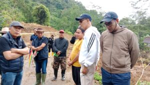 Wakil DPR RI Kunjungi Korban Bencana di Gegerbitung