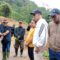 Wakil DPR RI Fraksi Partai NasDem Saan Mustopa dan Calon Wakil Kota-Wali Kota Sukabumi Ayep Zaki-Bobby Maulana meninjau dan memberikan bantuan kepada korban bencana alam di wilayah Kecamatan Gegerbitung, Kabupaten Sukabumi. 