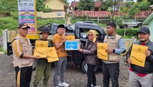 Kantah Kabupaten Sukabumi Distribusikan Bantuan Warga Terdampak Bencana