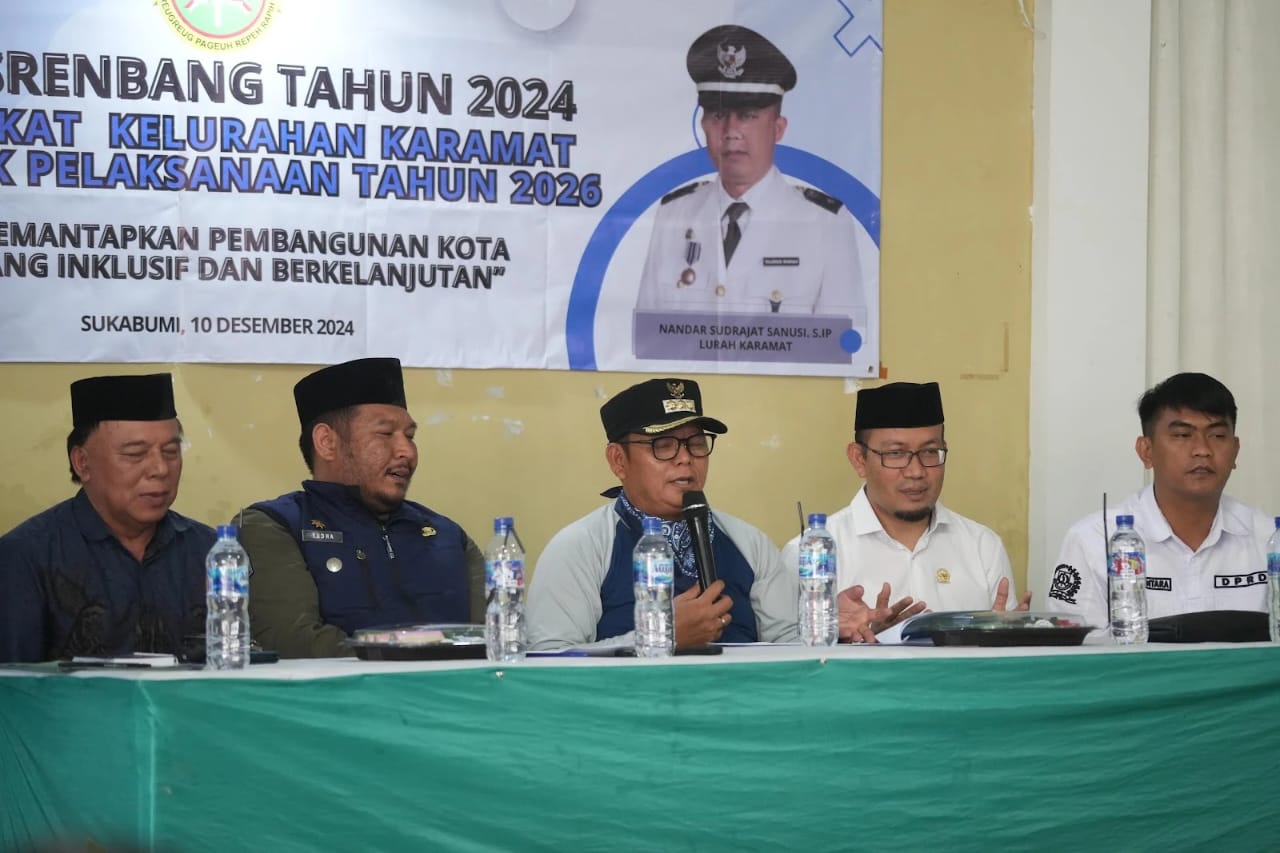 SAMBUTAN: PJ Wali Kota Sukabumi, Kusmana Hartadji saat menghadiri Musrenbang di Kelurahan Karamat, Kecamatan Gunungpuyuh, Selasa (10/12).(FT: IST)