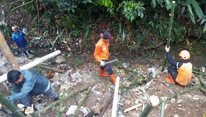 BPBD Kota Sukabumi Kerja Bakti Perbaiki TPT Ambruk