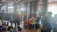Dampingi Ibu Bupati Sukabumi Berbagi Sembako dan Trauma Hiling Pengngsi Gempol Palabuhanratu, Camat : Tunggu Kajian Untuk Relokasi