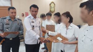 LimaWarga Binaan Lapas Sukabumi Terima Remisi