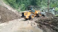 Kembali Longsor, Akses Bagbagan – Kiara Dua Simpenan Sukabumi kembali ditutup 