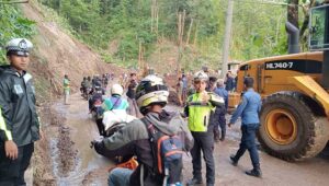 Akses Jalan Bagbagan Kiaradua Sukabumi Mulai Bisa Dilintasi Kendaraan, Dua Hari Tertutup