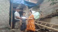 SDN Sriwidari 1 Sukabumi Berikan Bantuan kepada Temannya Terdampak Bencana