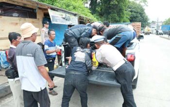 Motor Honda Supra X Seruduk Mobil Pickup