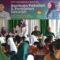 Ketua Umum DPP PKB yang juga Wakil Ketua Komisi IX DPR RI Nihayatul Wafiroh bersama rombongan saat memberikan motivasi kepada anak-anak SD yang rumahnya ikut menjadi korban bencana alam banjir bandang di Desa/Kecamatan Pabuaran, Kabupaten Sukabumi.