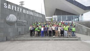 DAM dan Mitra InDrive Kampanyekan Keselamatan Berkendara Melalui Pelatihan Safety Riding