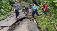 Ruas Jalan Ciguyang Cisagu Kalibunder Terputus Akibat Longsor dan Pergeseran Tanah