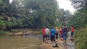 Seorang Anak di Bogor Hanyut di Sungai Ciliwung 