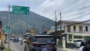 Jalur Utama Puncak Cianjur Berlakukan Rekayasa Arus di Malam Tahun Baru
