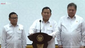 Presiden Prabowo Turunkan Harga Tiket Pesawat 10 Persen