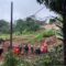 Petugas gabungan saat melakukan pencarian korban tertimbun longsor di Kampung Gunung Baen, RT 17/06, Desa Karangjaya, Kecamatan Gegerbitung, Kabupaten Sukabumi, Jabar pada Rabu, (4/12/2024). (Aditya A Rohman)