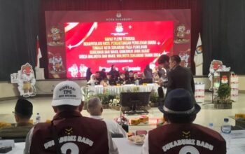 Rapat pleno terbuka rekapitulasi hasil perhitungan perolehan suara pada Pemilihan gubernur-wagub Jabar dan wali-wakil wali Kota Sukabumi tingkat Kota Sukabumi Jawa Barat yang diselenggarakan di Gedung Juang 45 Sukabumi, Rabu, (4/12/2024).