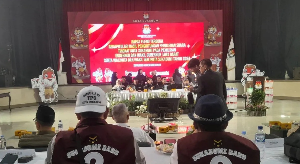 Rapat pleno terbuka rekapitulasi hasil perhitungan perolehan suara pada Pemilihan gubernur-wagub Jabar dan wali-wakil wali Kota Sukabumi tingkat Kota Sukabumi Jawa Barat yang diselenggarakan di Gedung Juang 45 Sukabumi, Rabu, (4/12/2024).