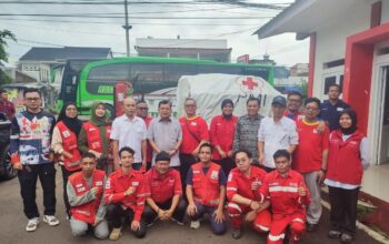 Ketua Umum PMI Jusuf Kalla saat berkunjung ke Markas PMI Kabupaten Sukabumi di Kecamatan Cisaat, Kabupaten Sukabumi, Jabar pada Jumat, (6/12/2024). (ANTARA)