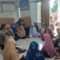 Warga terdampak pergerakan tanah di Kecamatan Kadupandak, Cianjur, Jawa Barat, mengungsi ke aula desa karena rumah mereka rusak dan tidak dapat lagi dihuni.(Ahmad Fikri)
