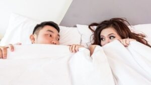 10 Manfaat Hubungan Intim Secara Rutin, Lebih Bahagia!