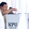 Presiden Prabowo Subianto berjalan menggunakan hak pilihnya di TPS 008, Desa Bojong Koneng, Babakan Madang, Bogor, Jawa Barat, Rabu (27/11/2024). (Muchlis Jr - Biro Pers Sekretariat Presiden)