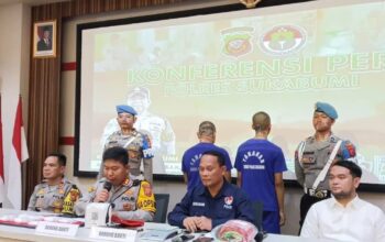 Konferensi pers kasus peredaran narkoba antaradaerah dengan barang bukti sabu-sabu seberat 1,67 kg yang disita dari tersangka RFR (19) dan AAH (36) warga Kecamatan Cicurug, Kabupaten Sukabumi yang digelar di Mapolres Sukabumi, Jabar, Senin (16/12/2024).