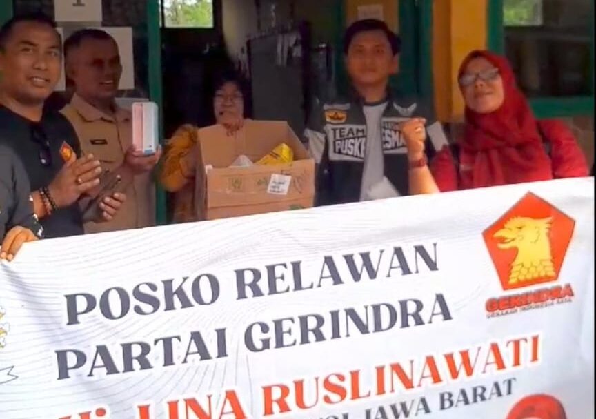 Guna meringankan masyarakat yang terdampak bencana, Anggota Dewan Perwakilan Rakyat Daerah (DPRD) Provinsi Jawa Barat Fraksi Gerindra Dra, Hj. Lina Ruslinawati