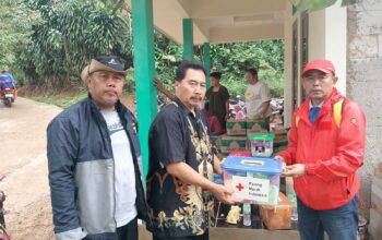 Palang Merah Indonesia (PMI) Kabupaten Sukabumi mulai menyalurkan bantuan kemanusiaan kepada warga yang terdampak bencana banjir dan longsor