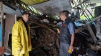 Potret Rumah Warga Simpenan Sukabumi Ambruk Tertimpa Longsor