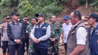 Bantu Korban Bencana di Sukabumi, Menteri Sosial Salurkan Hampir Satu Miliar 