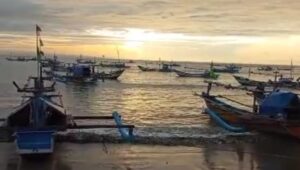 Potret Pantai Ujung Genteng Sukabumi Menarik Wisatawan