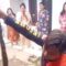 EVAKUASI: Sejumlah petugas BPBD Kota Sukabumi saat melakukan evakuasi ular di rumah warga Cileles RT1/13, Kelurahan Cisarua, Kecamatan Cikole, Kamis (30/1). 