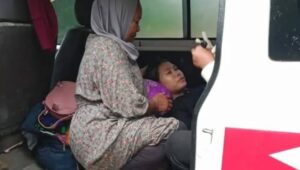 Viral Warga Ciemas Melahirkan dalam Ambulans Gara-gara Jalan Rusak 