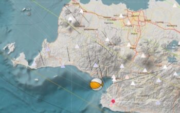 Badan Meteorologi, Klimatologi, dan Geofisika (BMKG) mengonfirmasi bahwa gempa bumi berkekuatan M4,3 yang mengguncang wilayah Kabupaten Sukabumi pada Sabtu dini hari, 18 Januari 2025, dipicu oleh sesar aktif (sesar naik) di darat di Ujung Genteng.