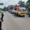 RAMAI LANCAR : Suasana arus lalin di Simpang Cikidang, tepatnya di Desa Pamuruyan, Kecamatan Cibadak, Kabupaten Sukabumi, ramai lancar pada Rabu (29/01) siang.(FOTO : UNTUK RADAR SUKABUMI)
